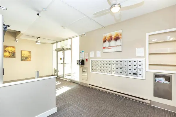 261 Queen ST, Winnipeg, MB R3J 3R1