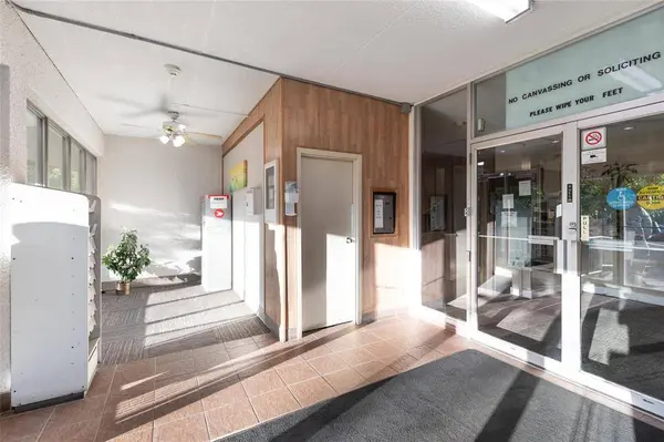 261 Queen ST, Winnipeg, MB R3J 3R1