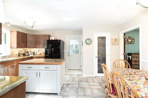 358 Centrale AVE, Ste Anne, MB R5H 1E2
