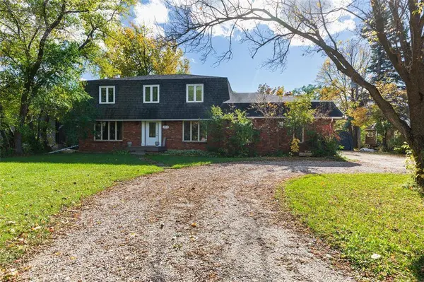 358 Centrale AVE, Ste Anne, MB R5H 1E2