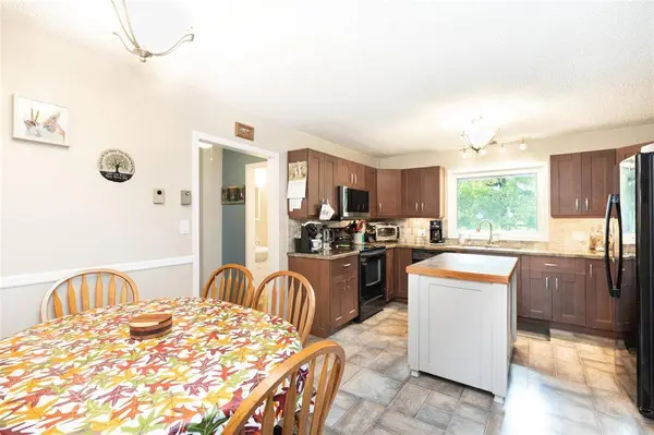 358 Centrale AVE, Ste Anne, MB R5H 1E2