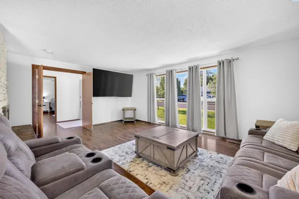 4008 W 18th Ave, Kennewick, WA 99338