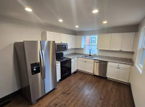 126 St Clair Street, Versailles, KY 40383