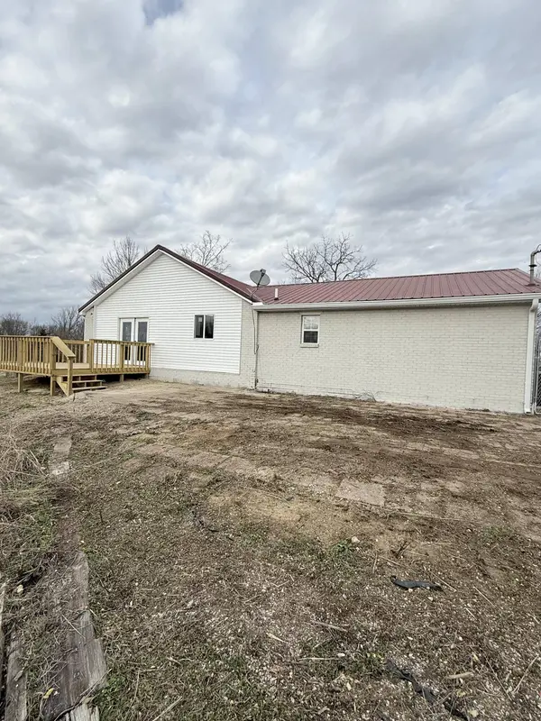 8585 State Hwy 1032, Berry, KY 41003