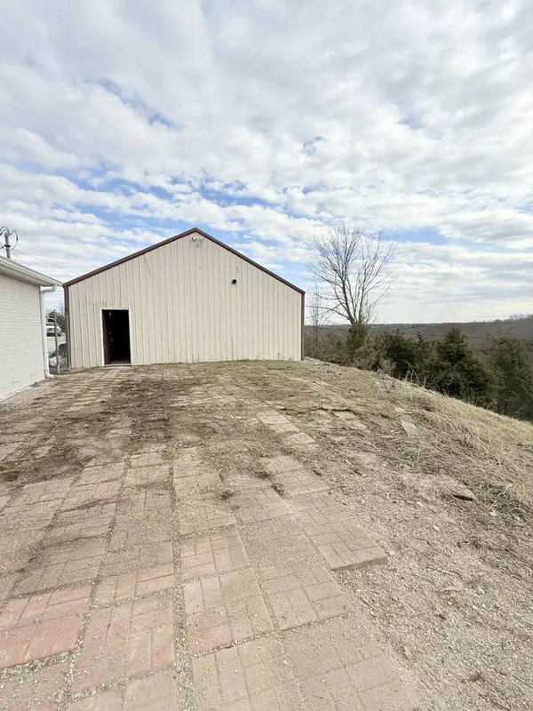 8585 State Hwy 1032, Berry, KY 41003