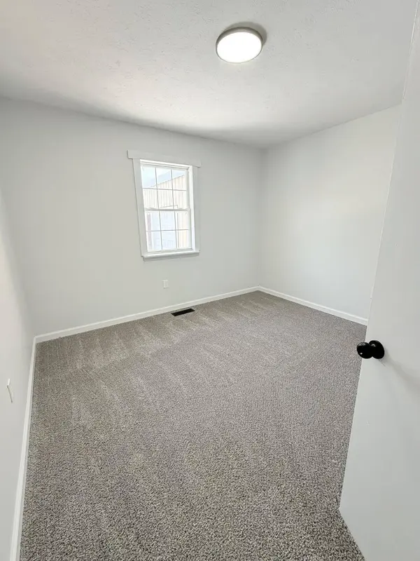 8585 State Hwy 1032, Berry, KY 41003