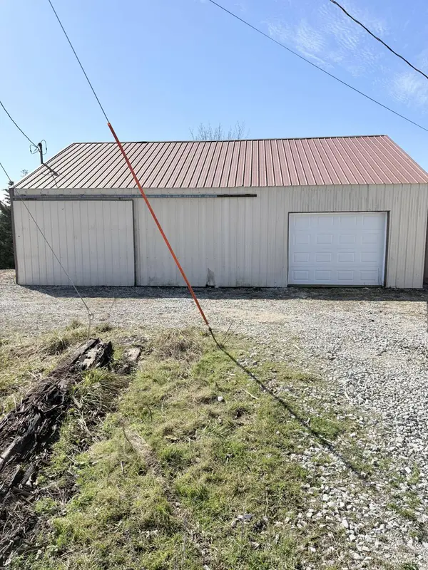 8585 State Hwy 1032, Berry, KY 41003