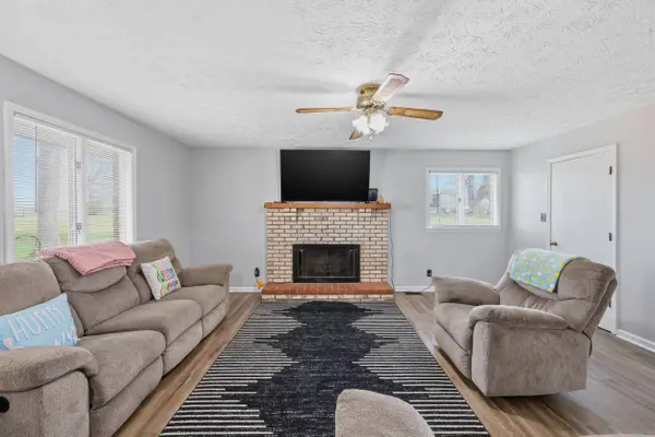 582 Hutchison Road, Paris, KY 40361