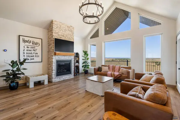 15536 Hidden Bluff Ct, Box Elder, SD 57719
