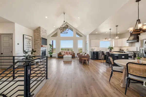15536 Hidden Bluff Ct, Box Elder, SD 57719