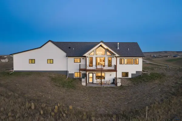 15536 Hidden Bluff Ct, Box Elder, SD 57719
