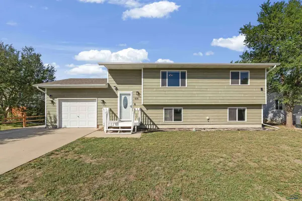 618 Stealth Ln, Box Elder, SD 57719