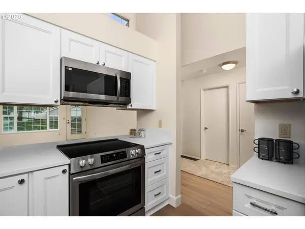 13775 SW SCHOLLS FERRY RD #3, Beaverton, OR 97008