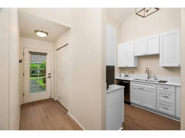 13775 SW SCHOLLS FERRY RD #3, Beaverton, OR 97008