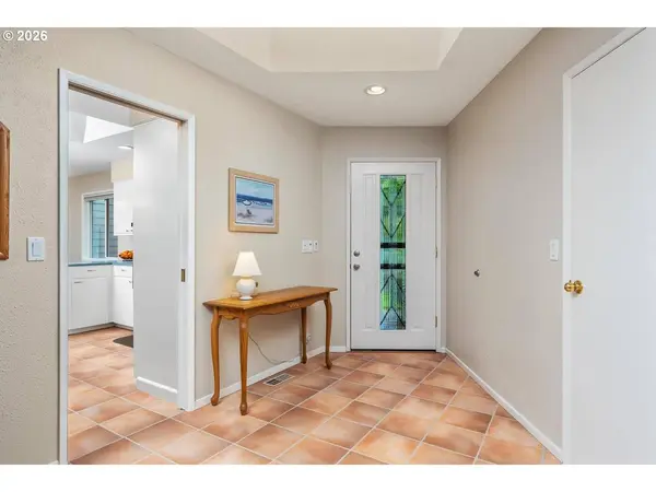 9070 SW HOWATT ST, Portland, OR 97225