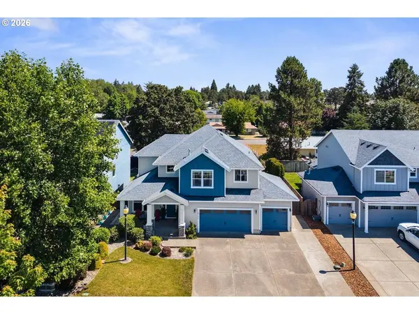18792 SUNBLAZE DR, Oregon City, OR 97045