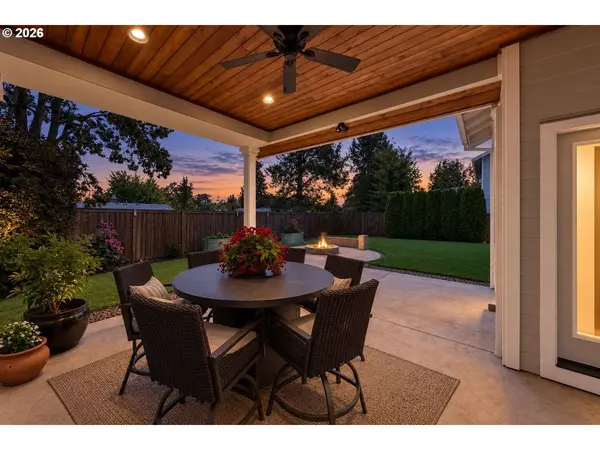 18792 SUNBLAZE DR, Oregon City, OR 97045