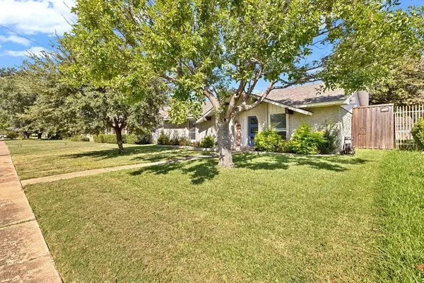 3125 Lockmoor Lane, Dallas, TX 75220