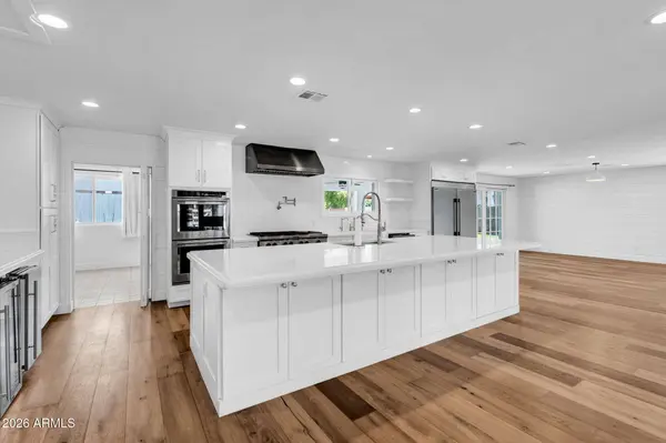 165 E WATER TANK Road, Gilbert, AZ 85296