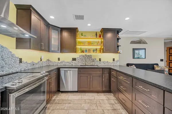 2621 E SOUTH MOUNTAIN Avenue, Phoenix, AZ 85042