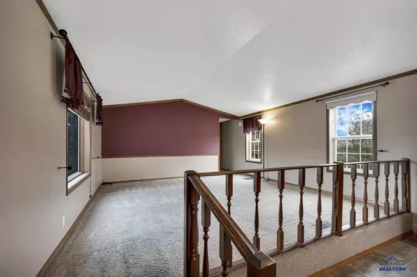 3704 Chief Dr, Rapid City, SD 57701