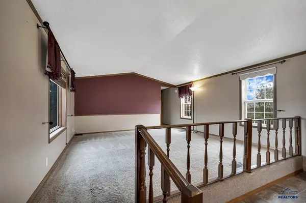 3704 Chief Dr, Rapid City, SD 57701