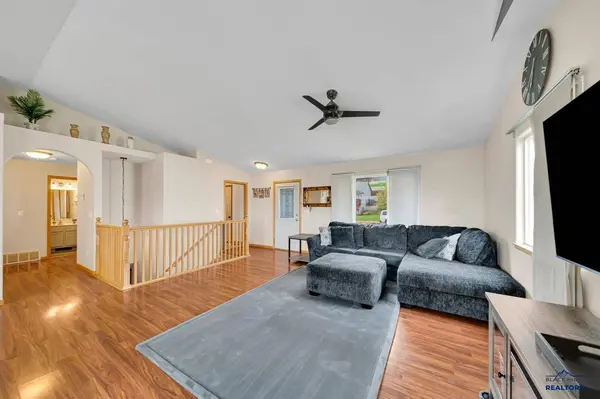 4908 Coal Bank Dr, Rapid City, SD 57701