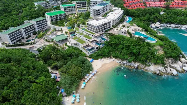 Luxury Beachfront Villa with Infinity Pool