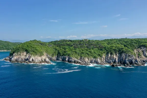 ALMA – Oceanfront 3 Bedroom Condos
