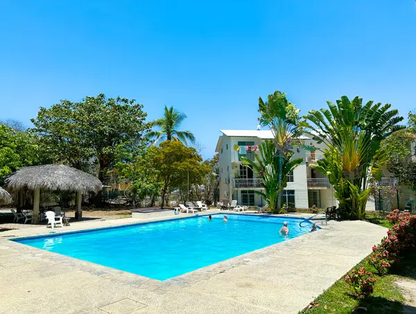 Bright Top-Floor Condo with Mountain Views