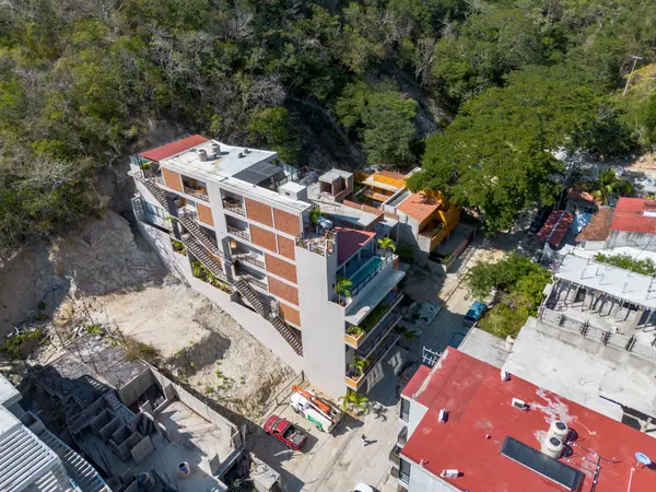 Brand-New Modern Condo in Santa Cruz