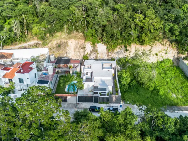 Bright, Modern 3br Oasis In Sector N,