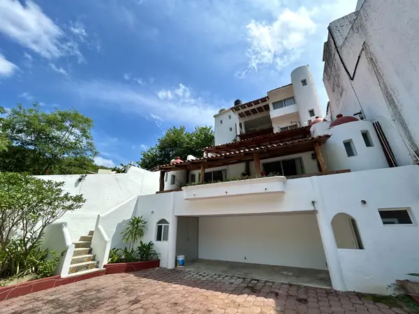 Turnkey 7BR Guesthouse with Pool in Santa Cruz