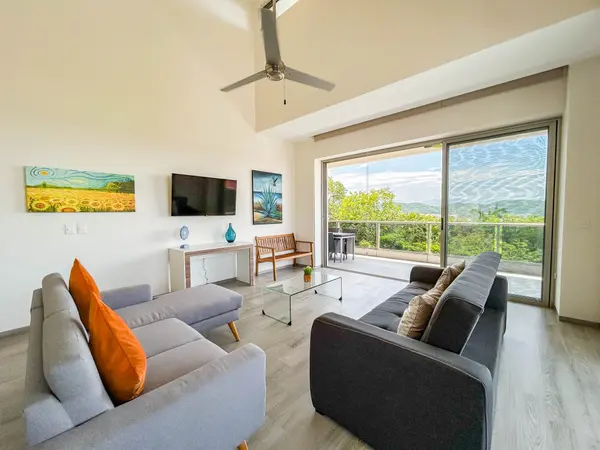 Cosmo Penthouse with Rooftop & Ocean Views