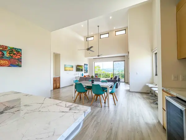 Cosmo Penthouse with Rooftop & Ocean Views