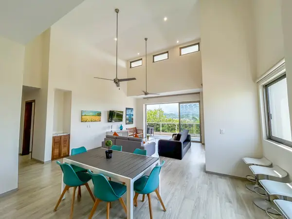 Cosmo Penthouse with Rooftop & Ocean Views