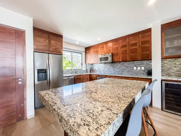 Prime Oceanview 2BR Condo with Beach Access