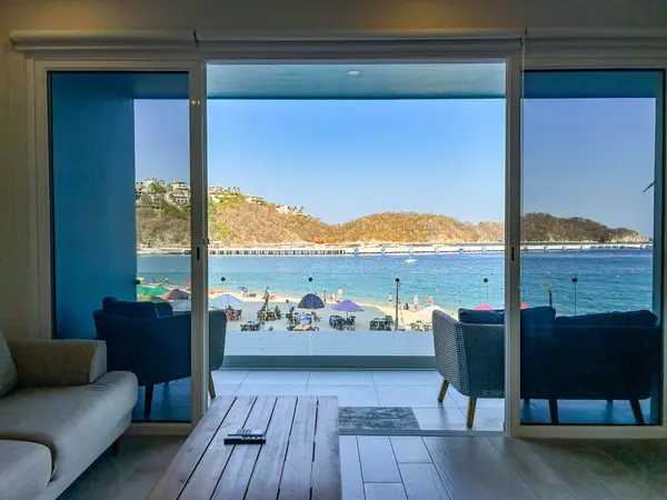 Beachfront Luxury in Santa Cruz