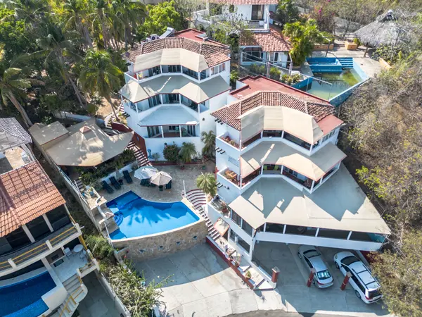 Top-Floor Oceanview Condo Steps from Arrocito Beach