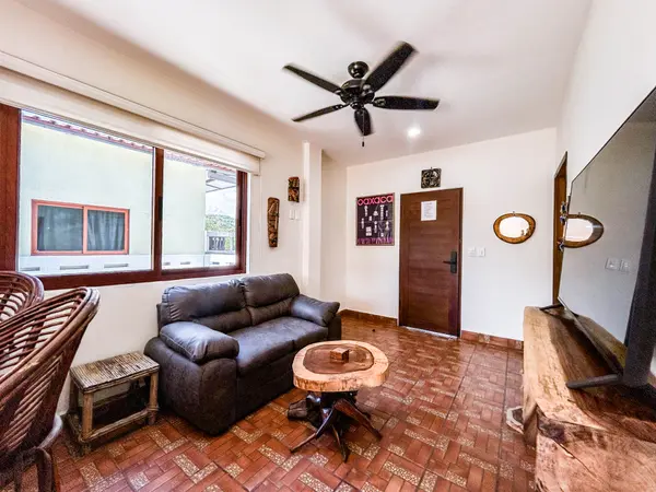 Bright & Breezy Top-Floor Beach Condo