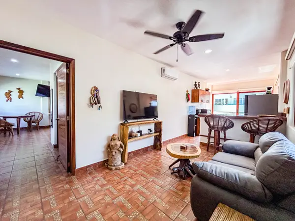 Bright & Breezy Top-Floor Beach Condo