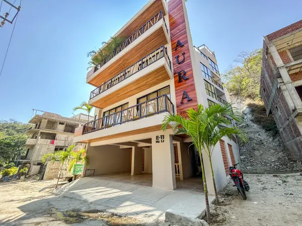 Brand-New Modern Condo in Santa Cruz