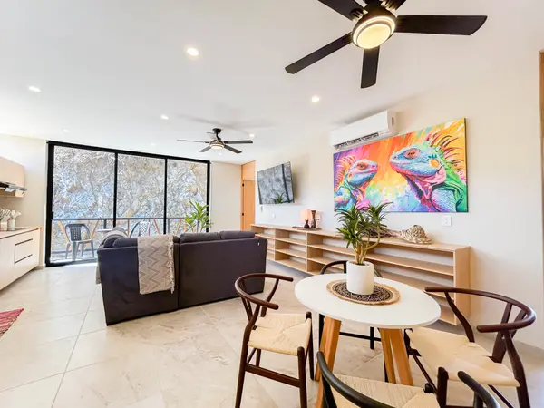 Brand-New Modern Condo in Santa Cruz