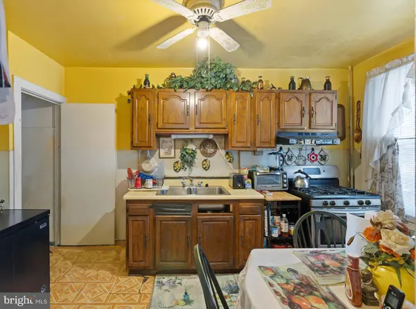 29 LAUREL AVE, Trenton, NJ 08618