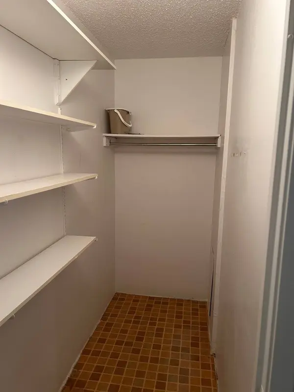 7360 Rue St-Zotique E. #203, Montréal (anjou), QC H1M3G6