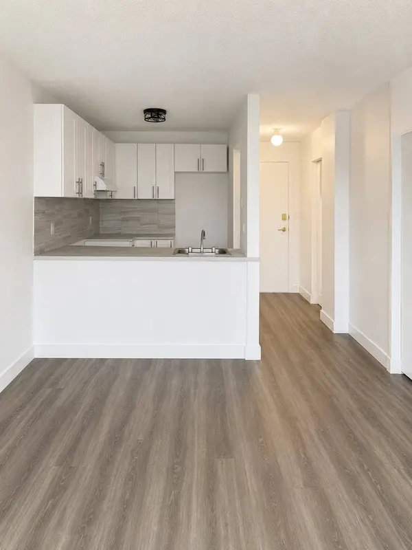 7360 Rue St-Zotique E. #408, Montréal (anjou), QC H1M3G6