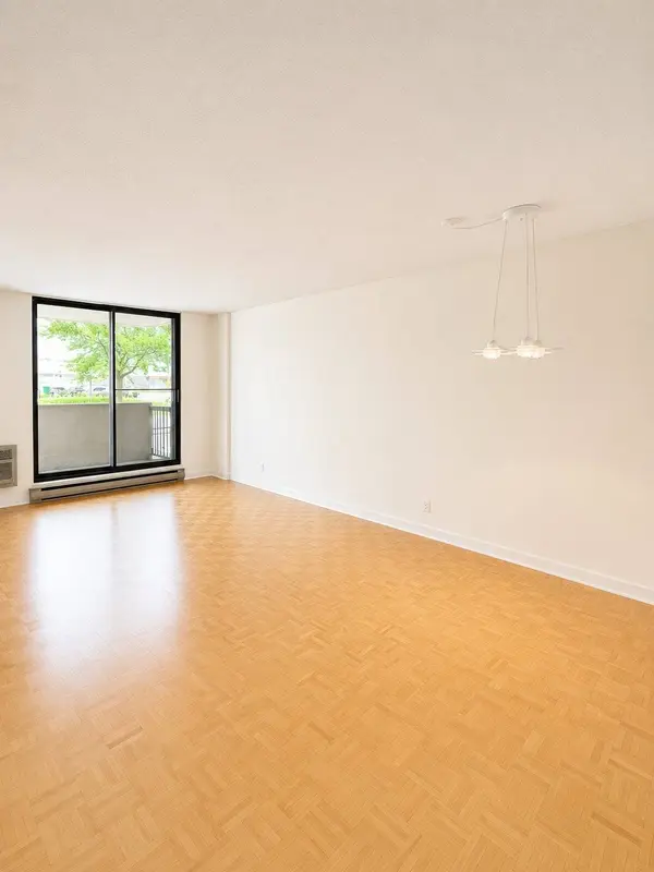 7360 Rue St-Zotique E. #106, Montréal (anjou), QC H1M3G6