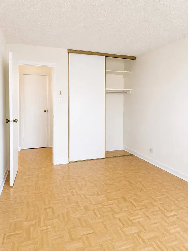 7360 Rue St-Zotique E. #106, Montréal (anjou), QC H1M3G6