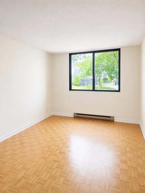 7360 Rue St-Zotique E. #106, Montréal (anjou), QC H1M3G6