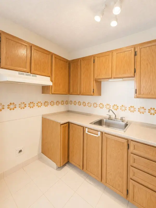7360 Rue St-Zotique E. #106, Montréal (anjou), QC H1M3G6